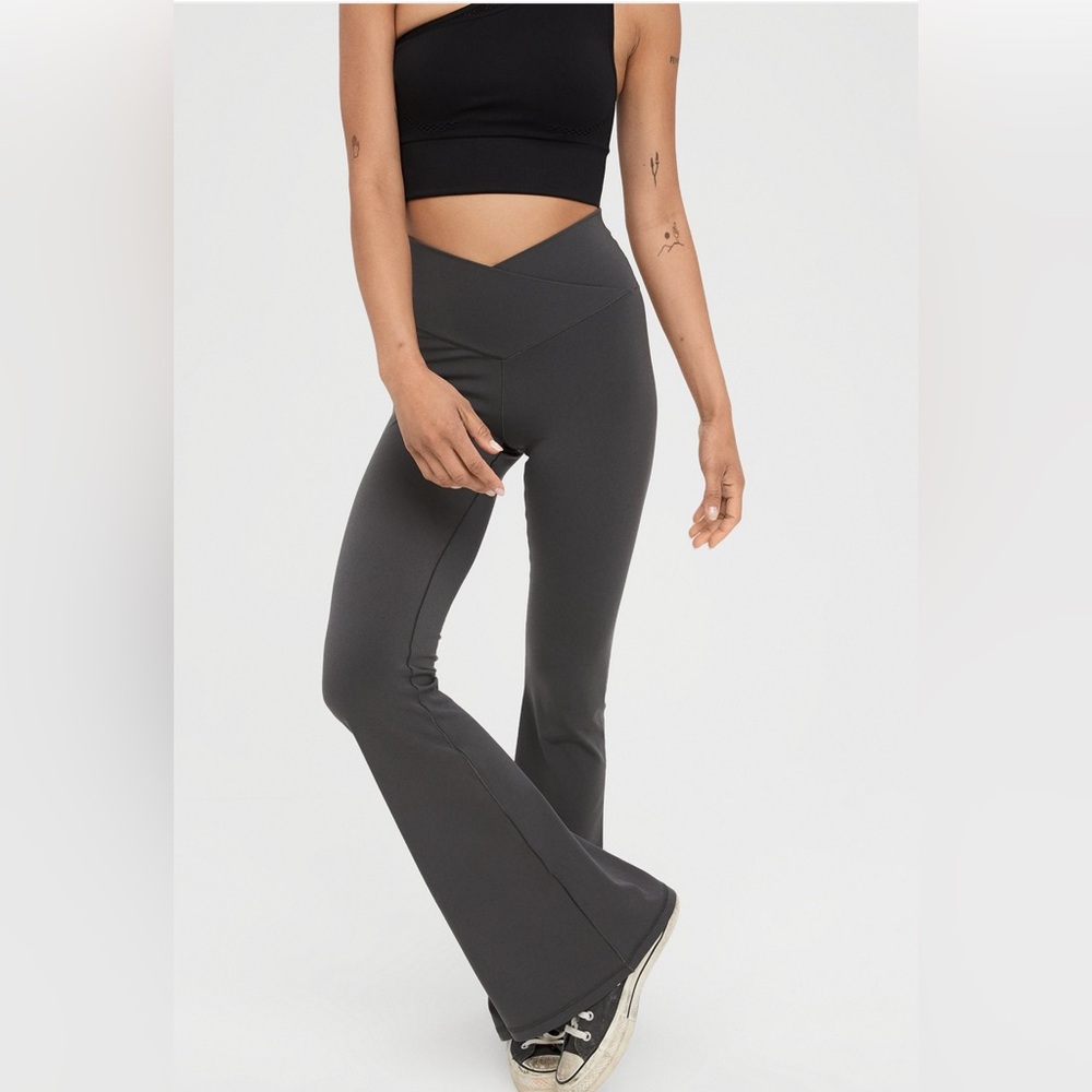 Aerie OFFLINE Real Me Hi Rise Gray Flare Yoga Pants size S‎